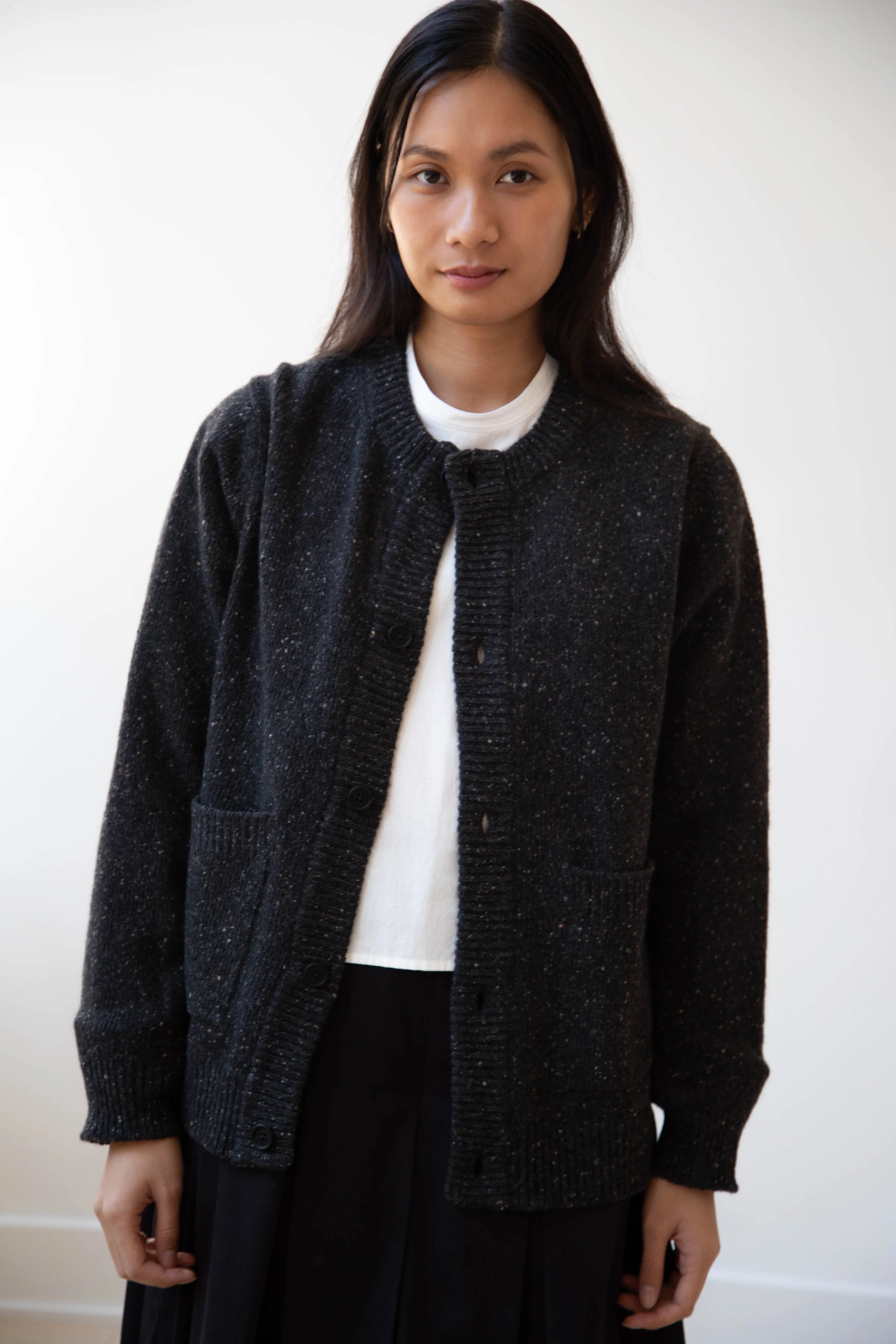 Evan Kinori | Crewneck Cardigan in Charcoal Donegal