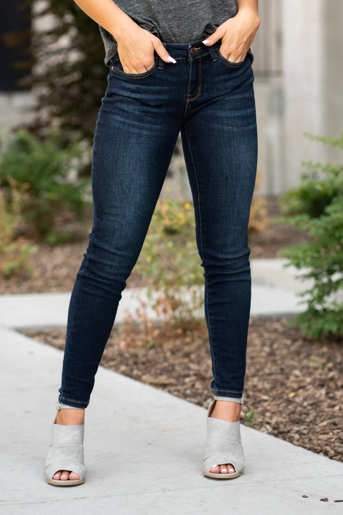 Joanne Mid Rise Skinny