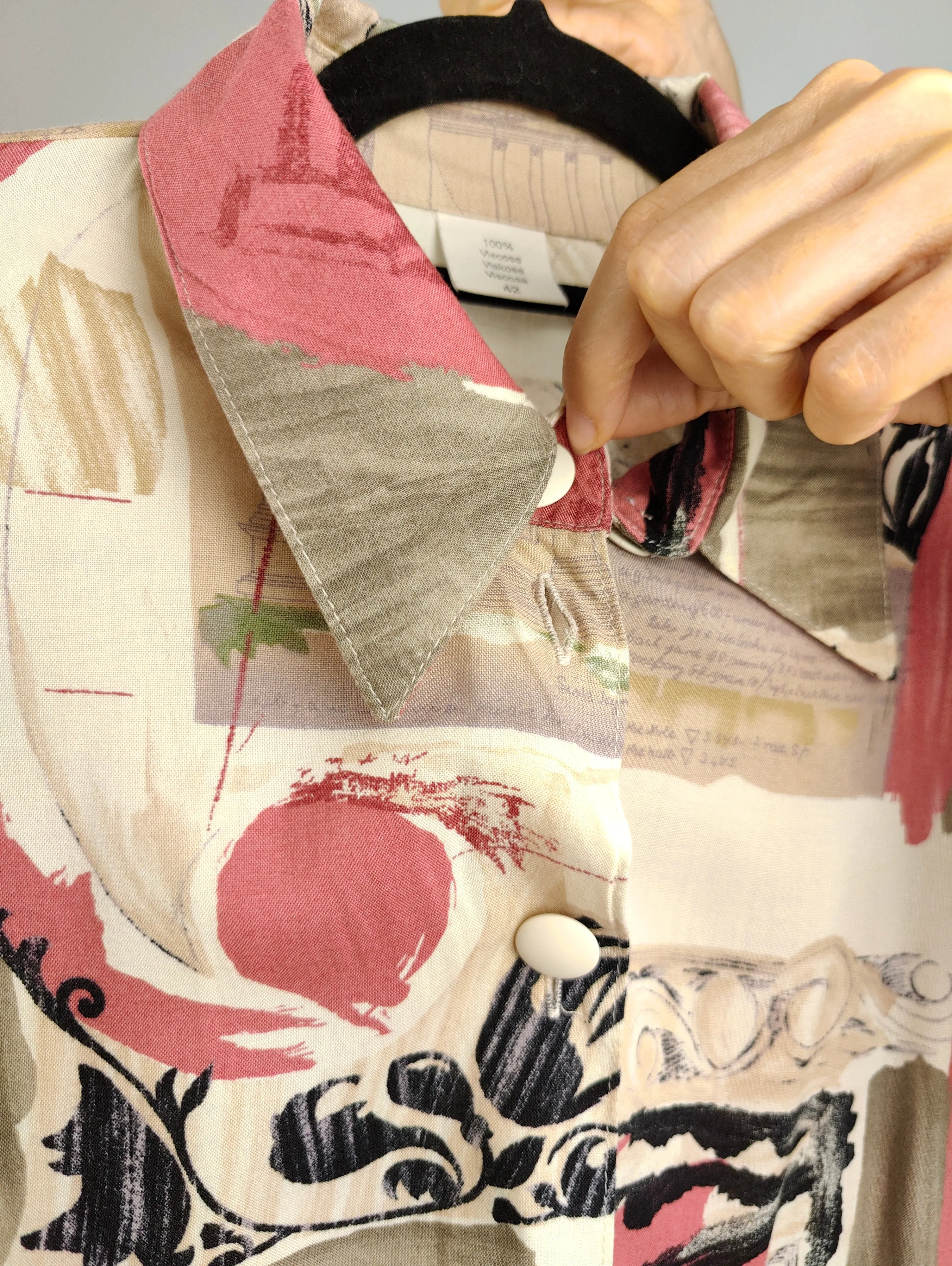 The Peach Cream Pattern Blouse | Vintage viscose pink white print shirt women M